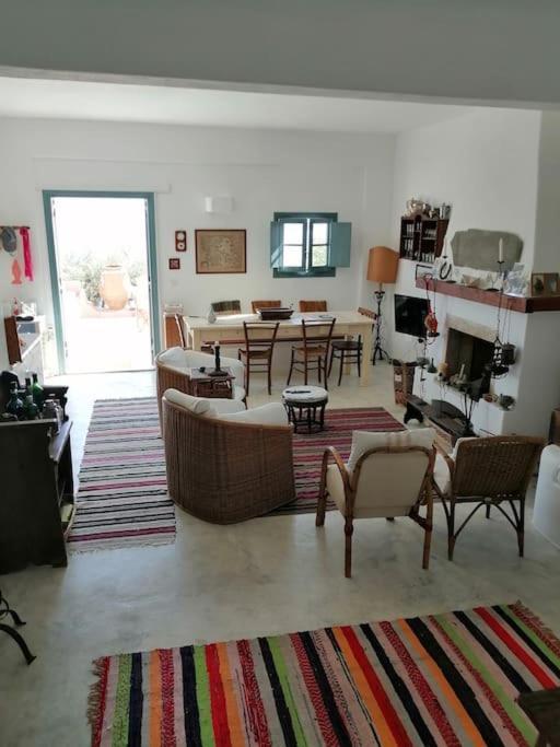 Casa Dei Melograni At Vourlidia Leros Villa Vromolithos Exterior photo